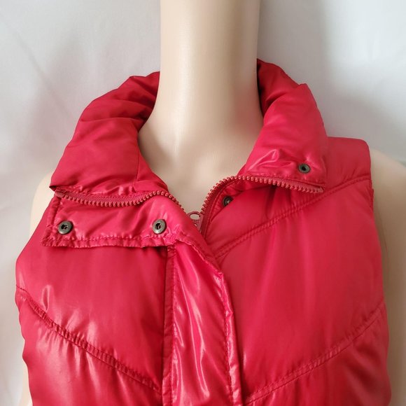 Old Navy Women’s Red Quilted Frost-Free Sleeveless Winter Puffer Vest Red Small - Picture 7 of 16